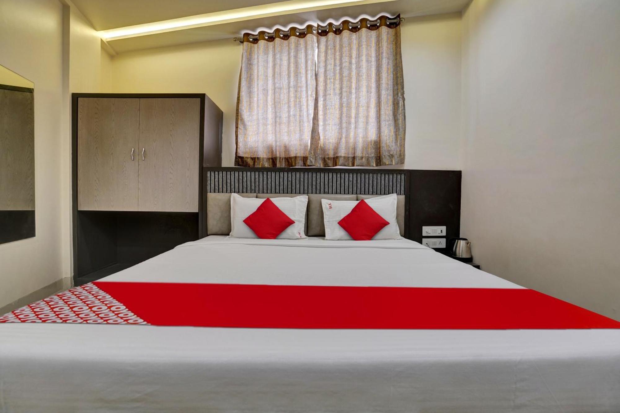 Super Hotel O Dhiman Residency Ulhāsnagar Esterno foto
